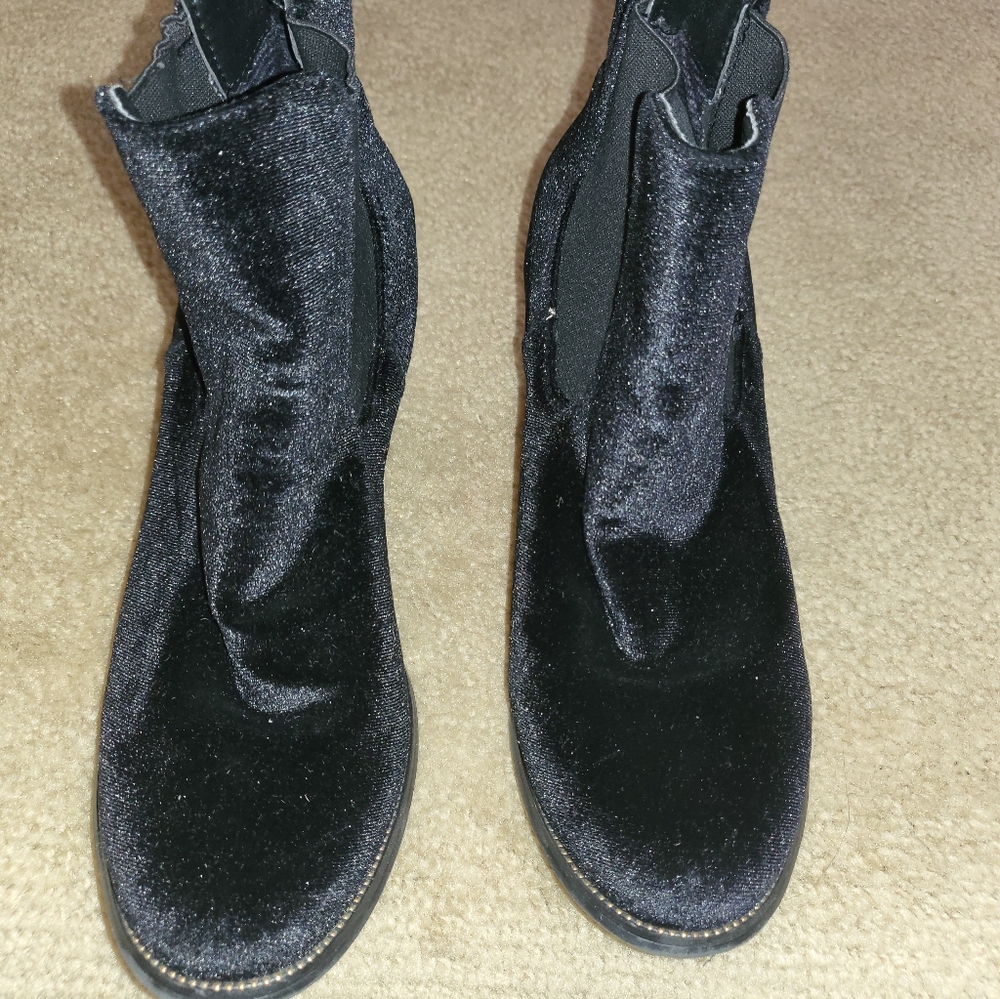 GND Ankle Boots